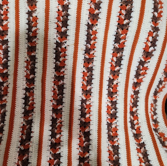 Vtg Afghan Throw Scalloped Edge Hand Crocheted Fall Thanksgiving Colors 48x50in - Picture 2 of 9